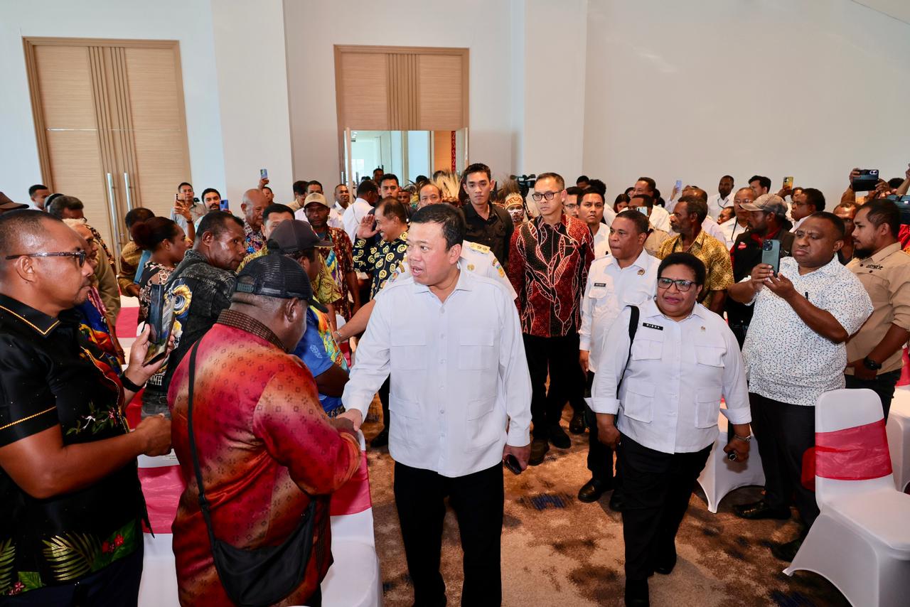 Menteri Nusron: Masyarakat Adat Papua Tidak Boleh Hanya Jadi Penonton Perkembangan Ekonomi