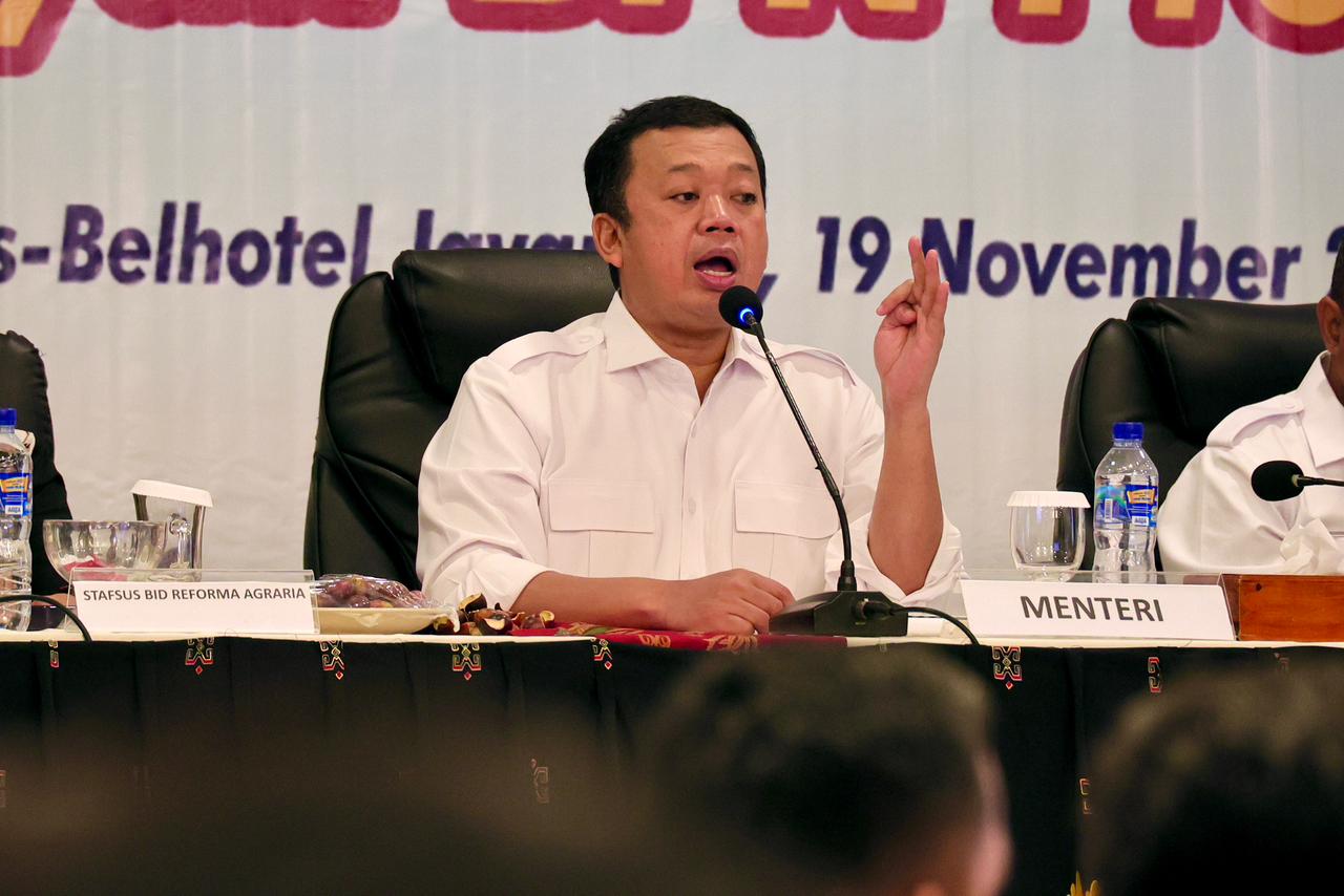 Pembinaan di Kanwil BPN Provinsi Papua, Menteri Nusron Perkuat Layanan Pertanahan: Semakin Sederhana, Semakin Baik